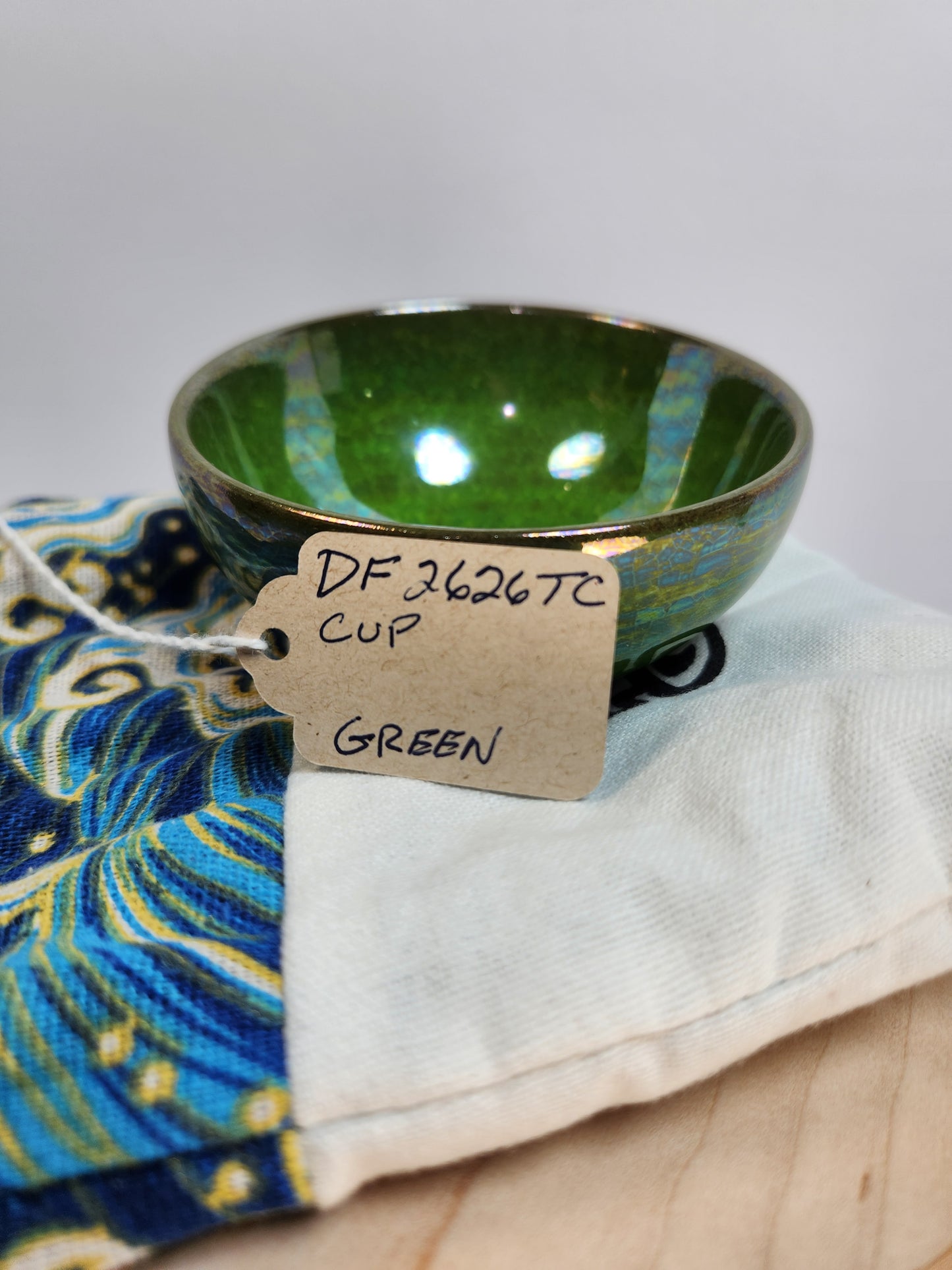 Emerald Crackle Display Tea Cup