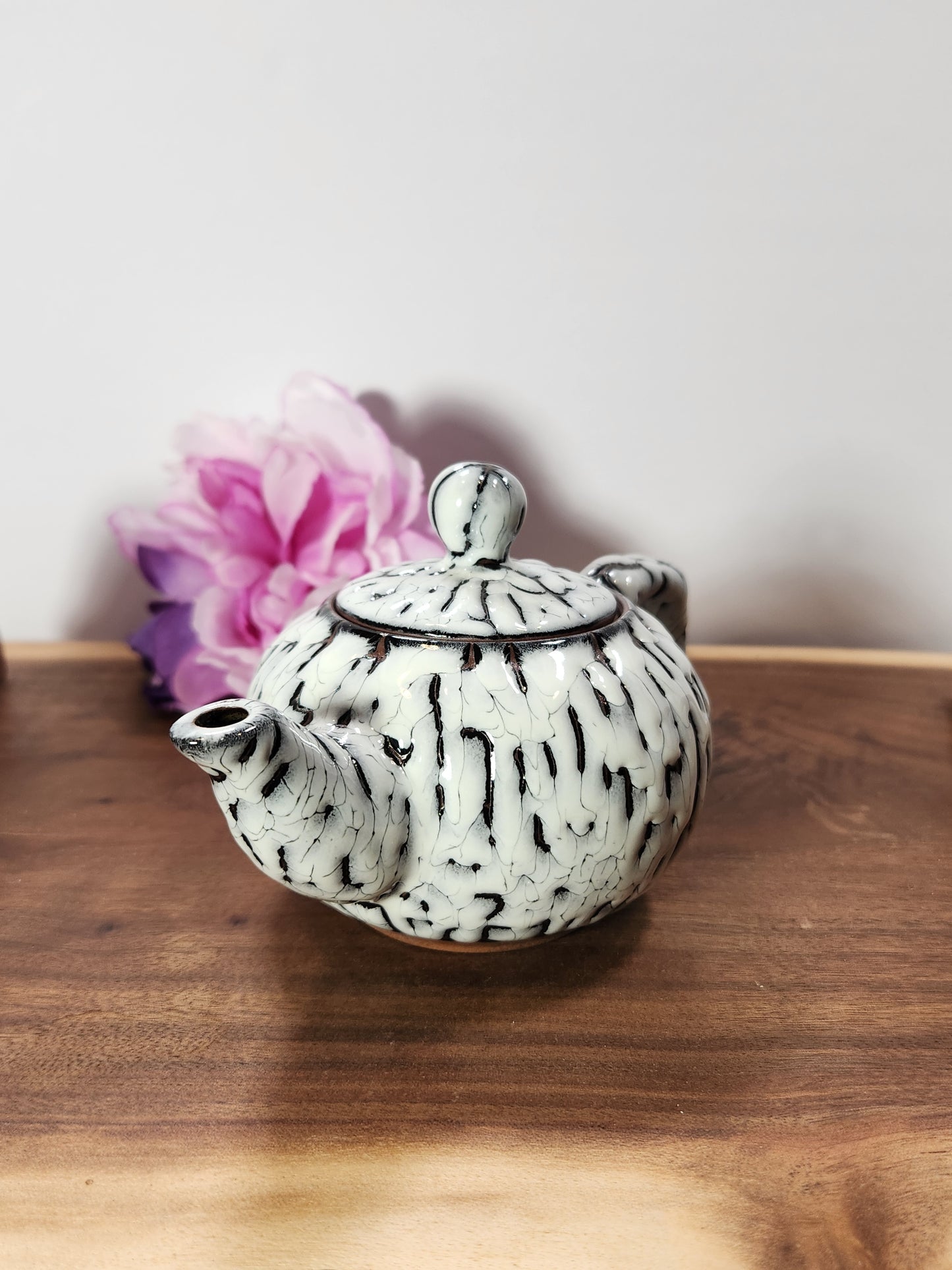 White Wild Beast Tea Pot, Jian Zhan Black Porcelain Water Stopping