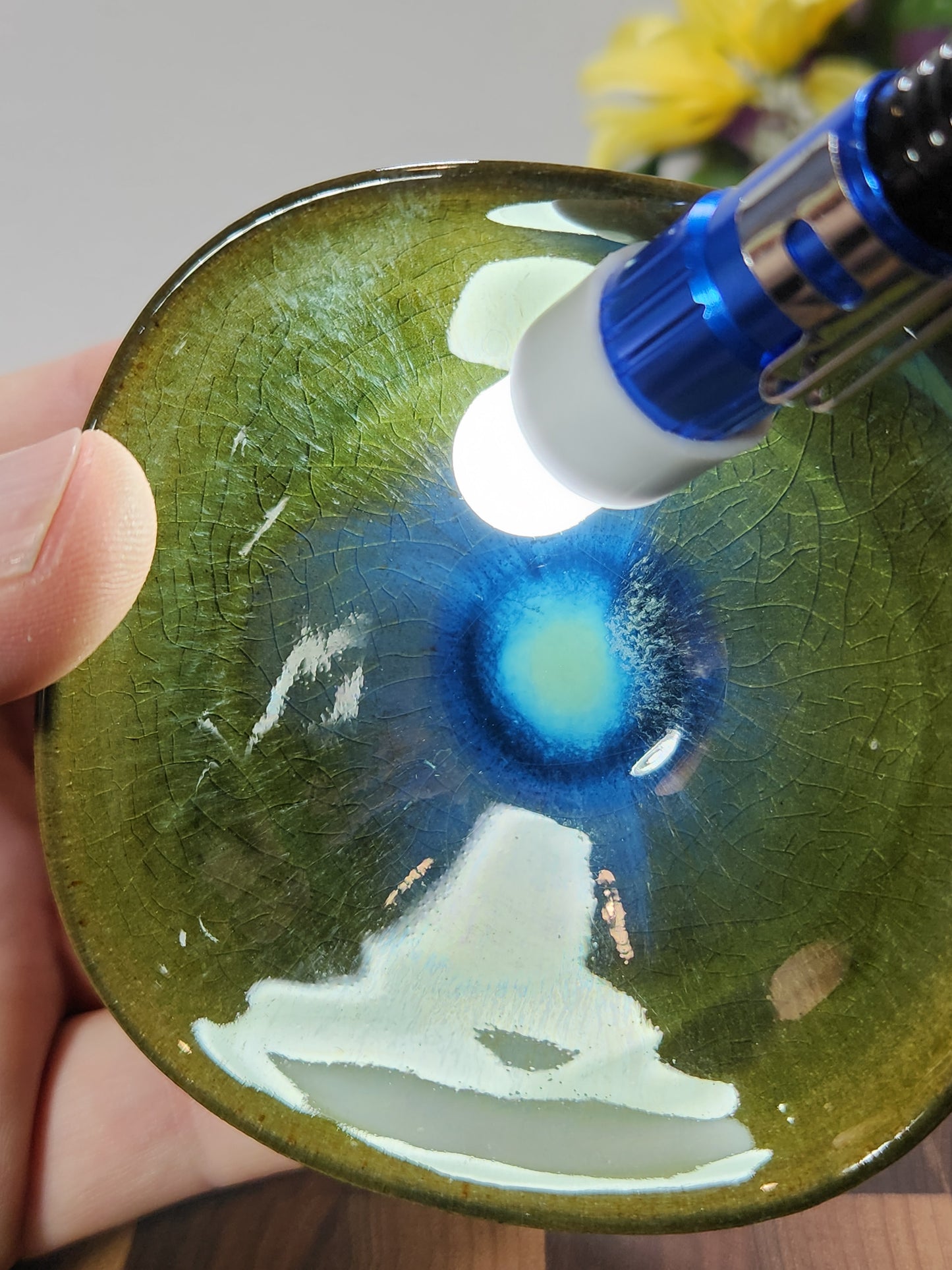 Master-Crafted “Hidden Spring” Olive Crackle Tea Bowl