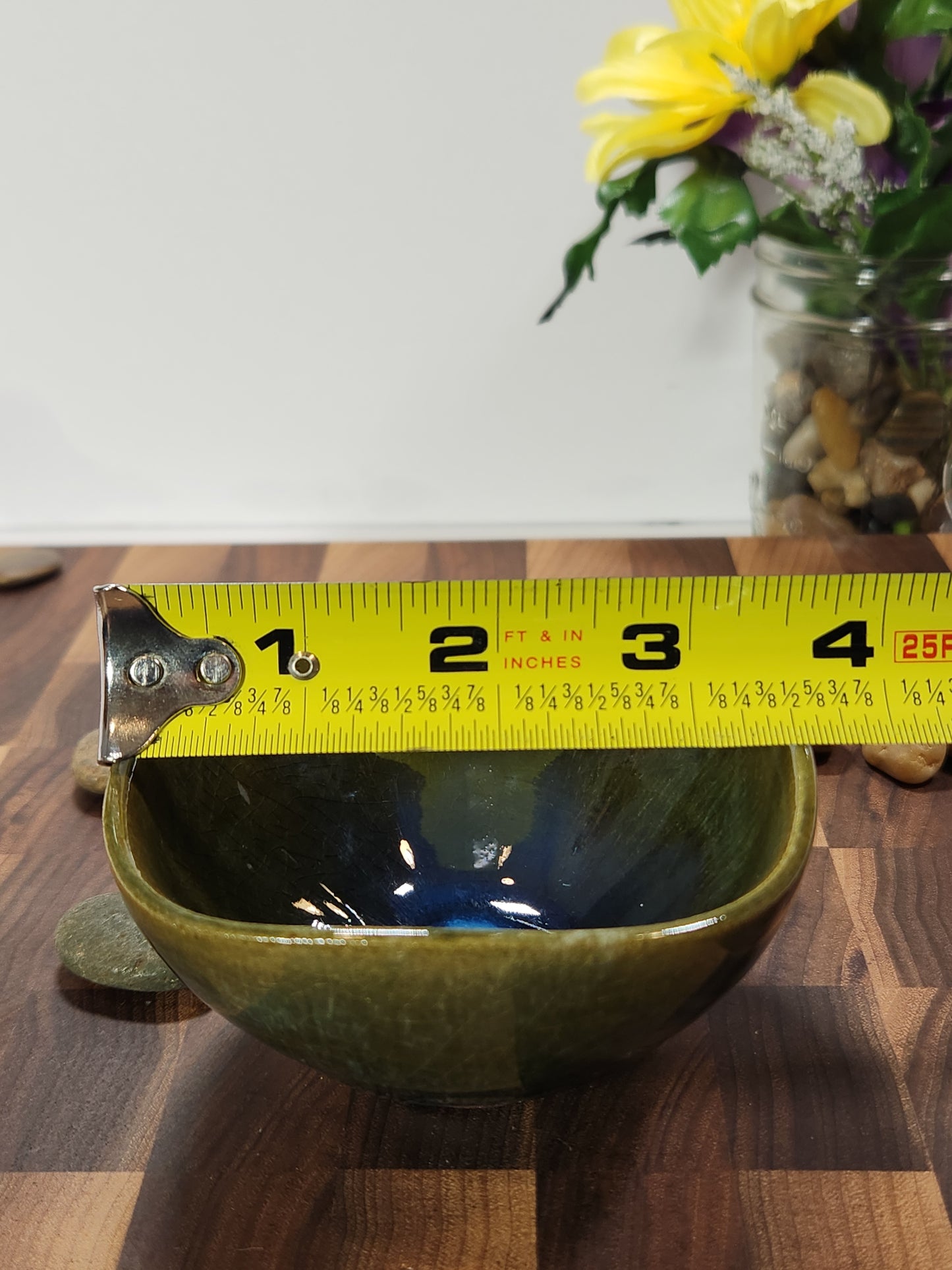 Master-Crafted “Hidden Spring” Olive Crackle Tea Bowl
