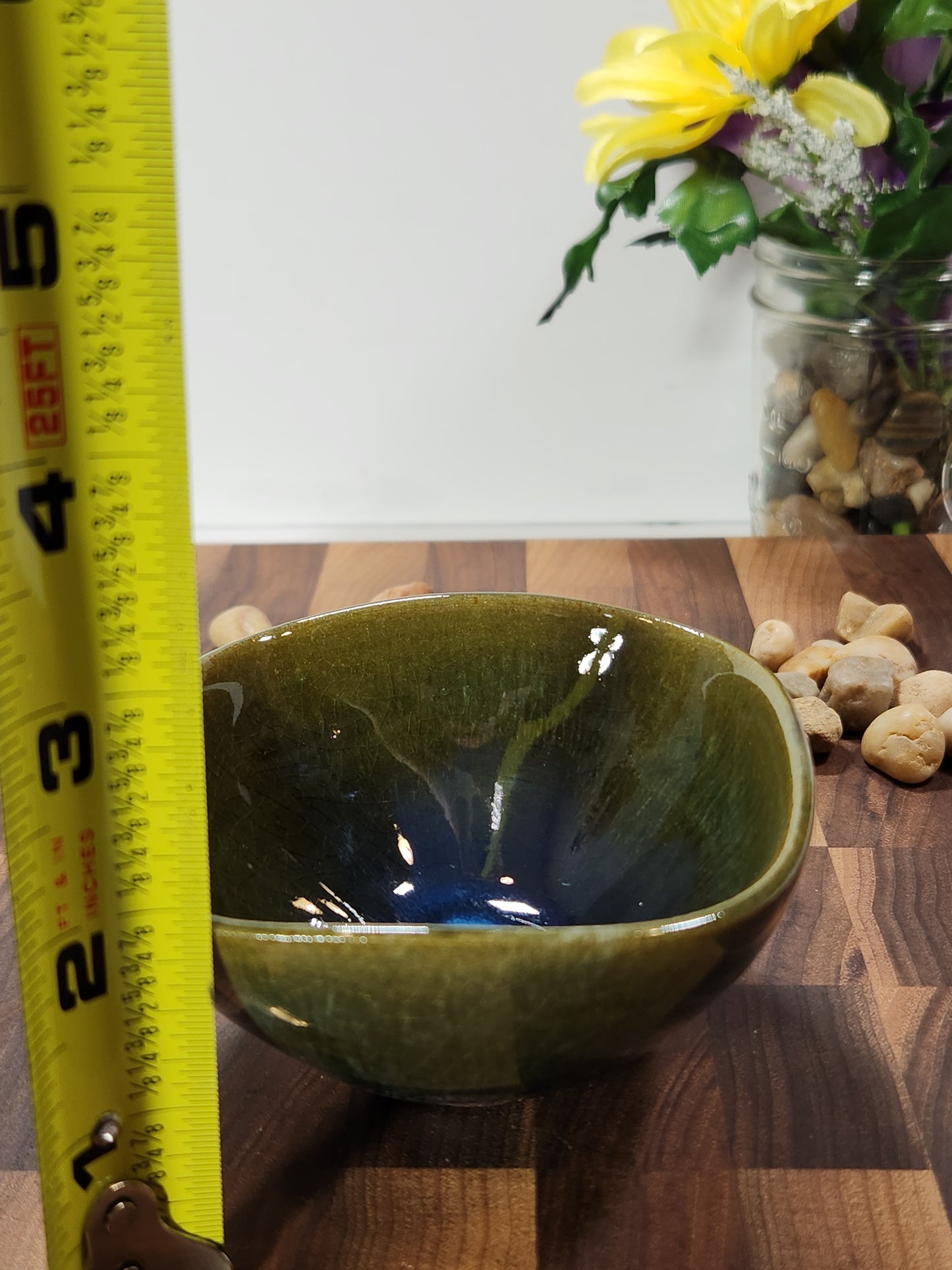 Master-Crafted “Hidden Spring” Olive Crackle Tea Bowl