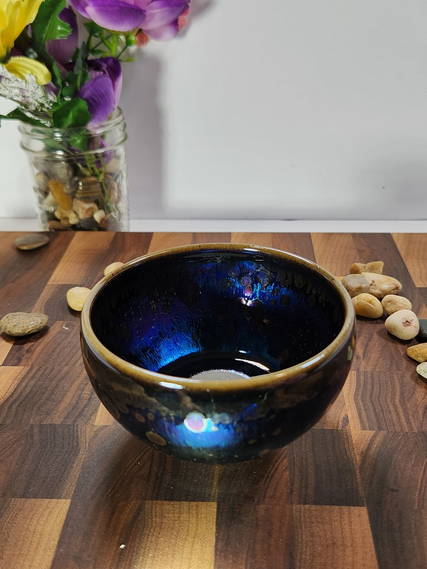 Iridescent Purple Oil-Drop Tea Bowl with Carved Dragon