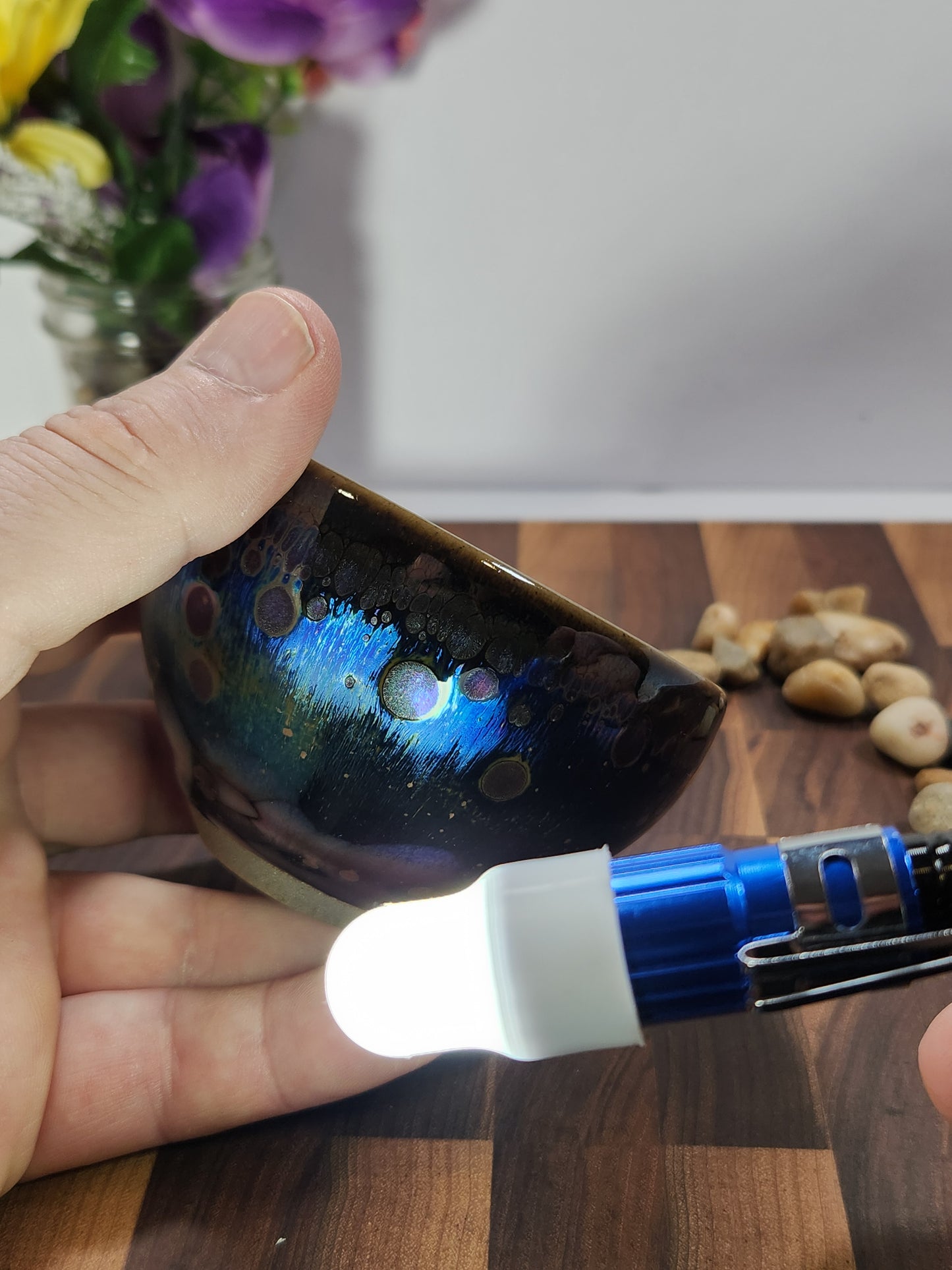 Iridescent Purple Oil-Drop Tea Bowl with Carved Dragon