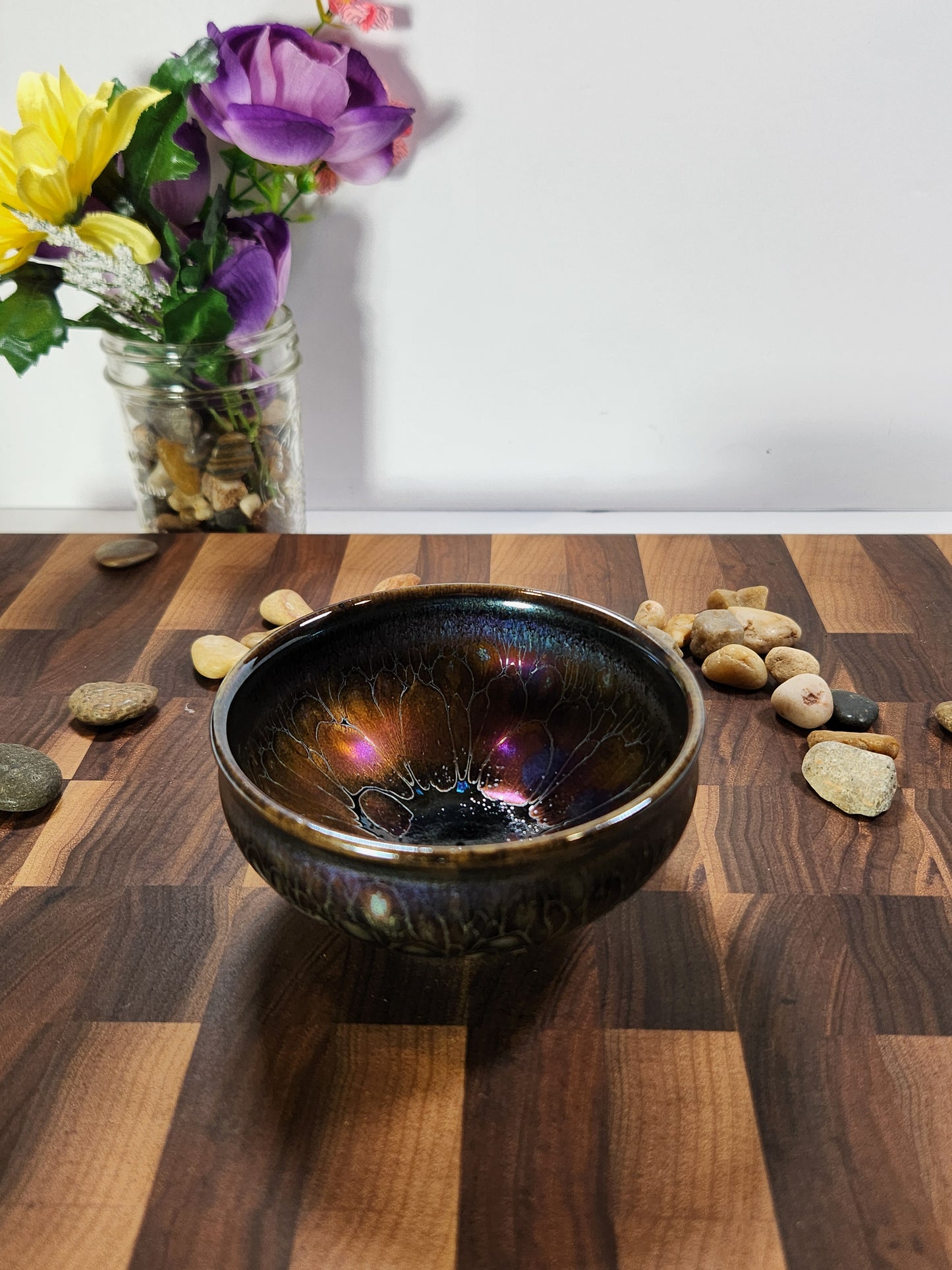 Golden Hundred-Flower Tea Bowl with Iridescent Oil-Drop Center