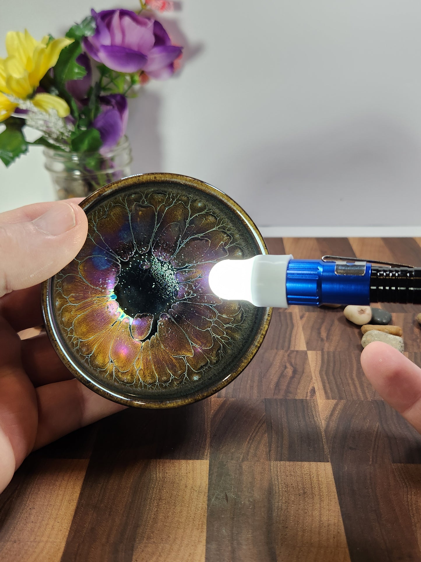Golden Hundred-Flower Tea Bowl with Iridescent Oil-Drop Center