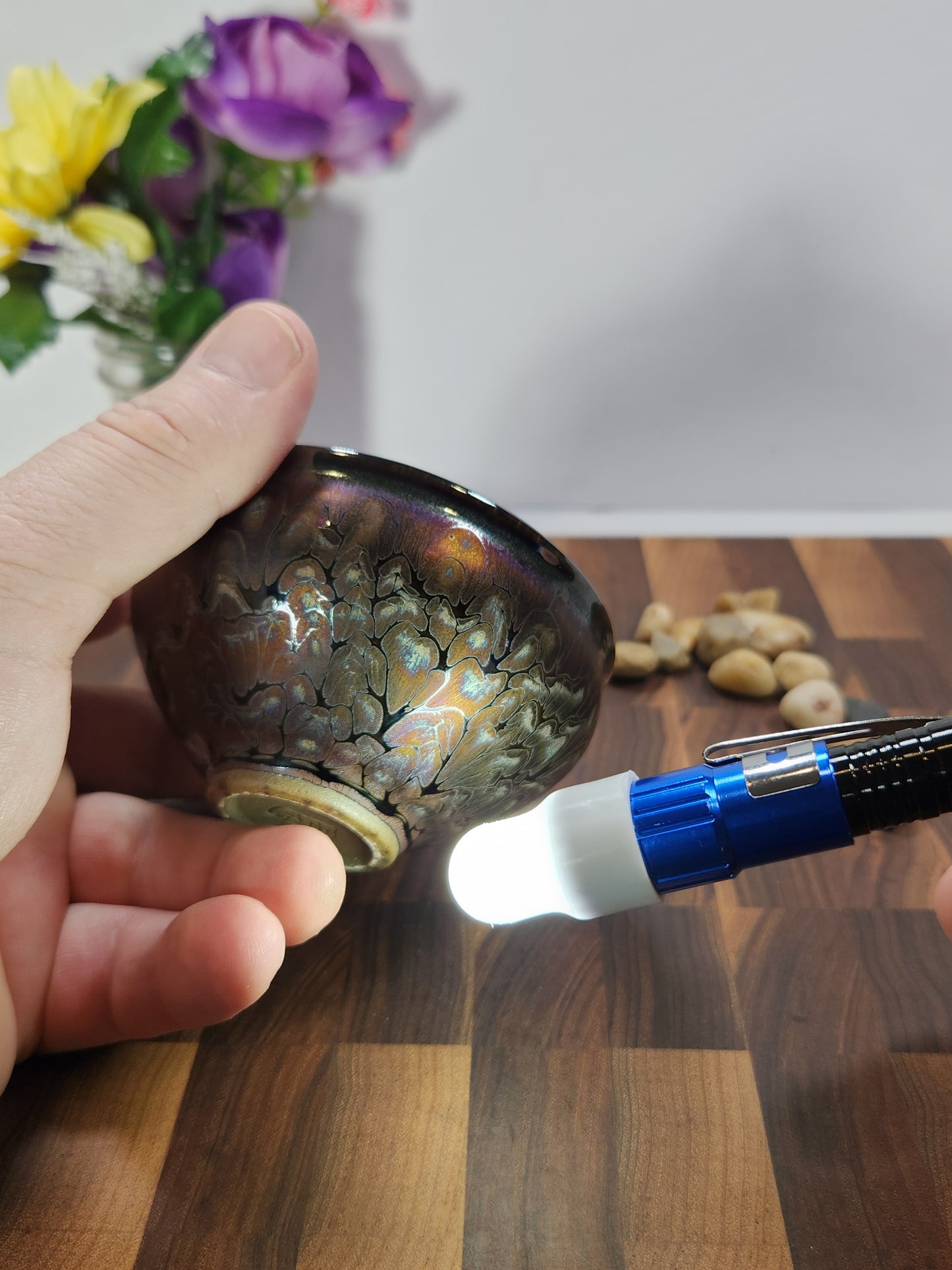 Golden Hundred-Flower Tea Bowl with Iridescent Oil-Drop Center