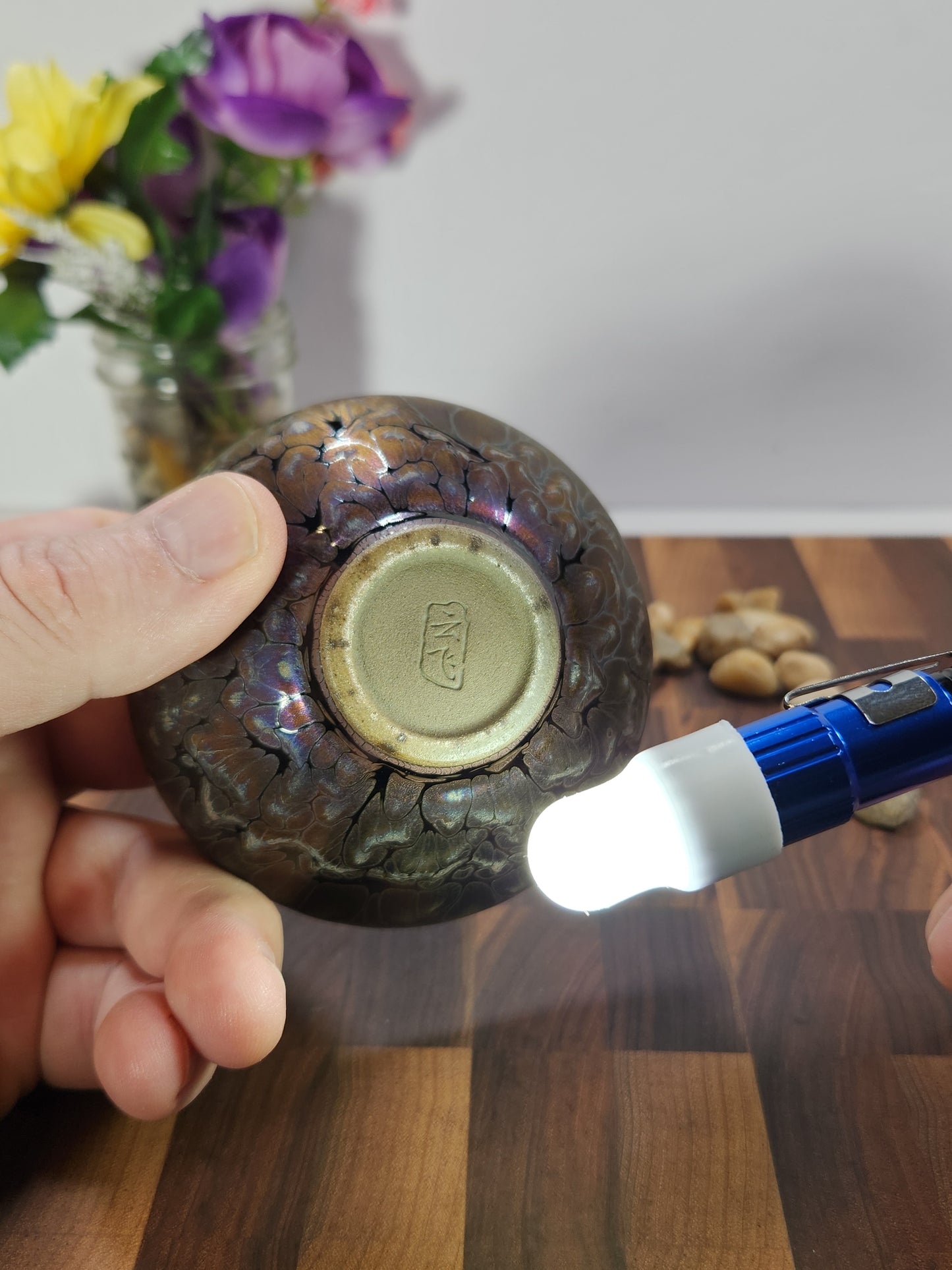 Golden Hundred-Flower Tea Bowl with Iridescent Oil-Drop Center