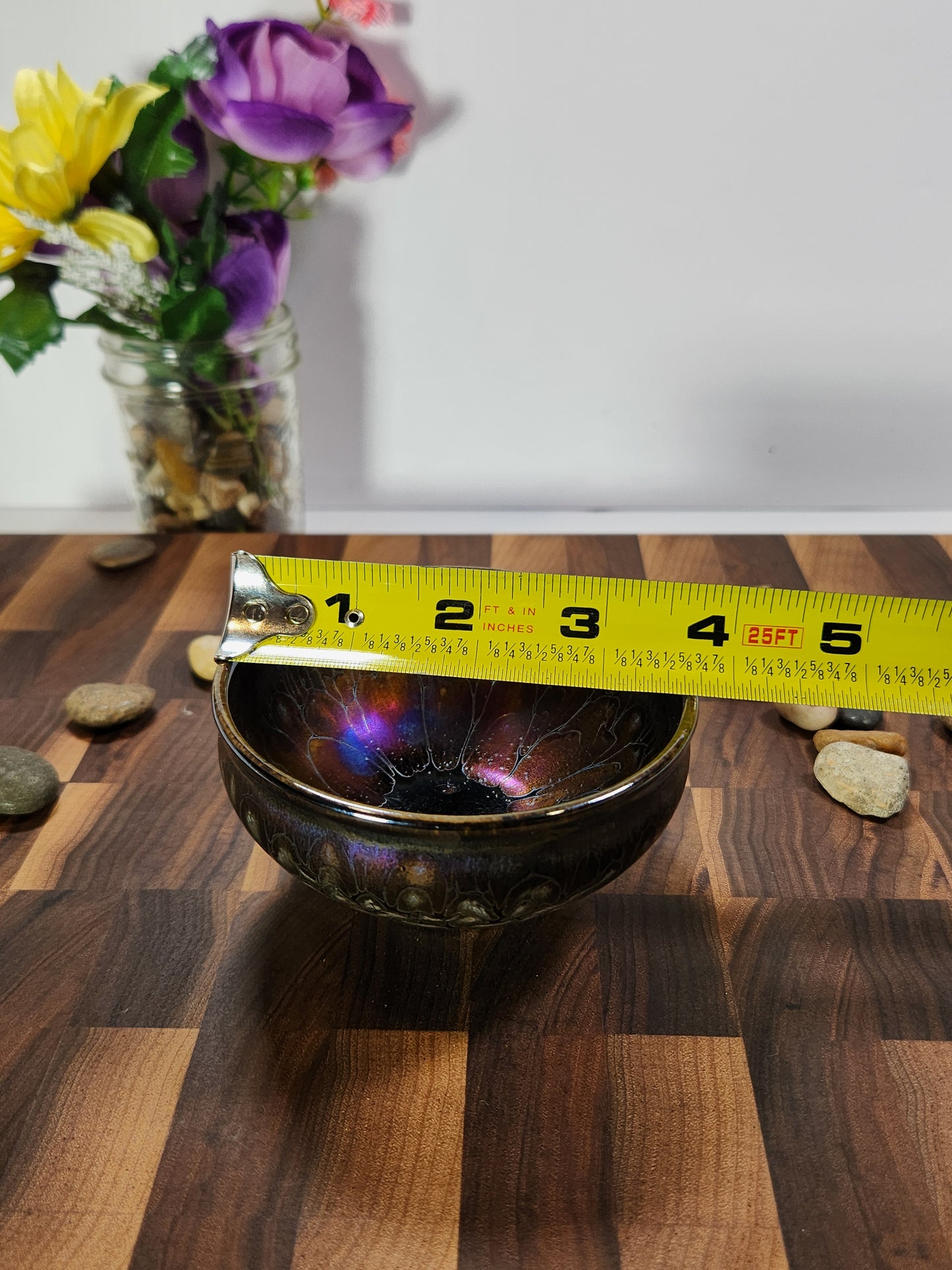 Golden Hundred-Flower Tea Bowl with Iridescent Oil-Drop Center