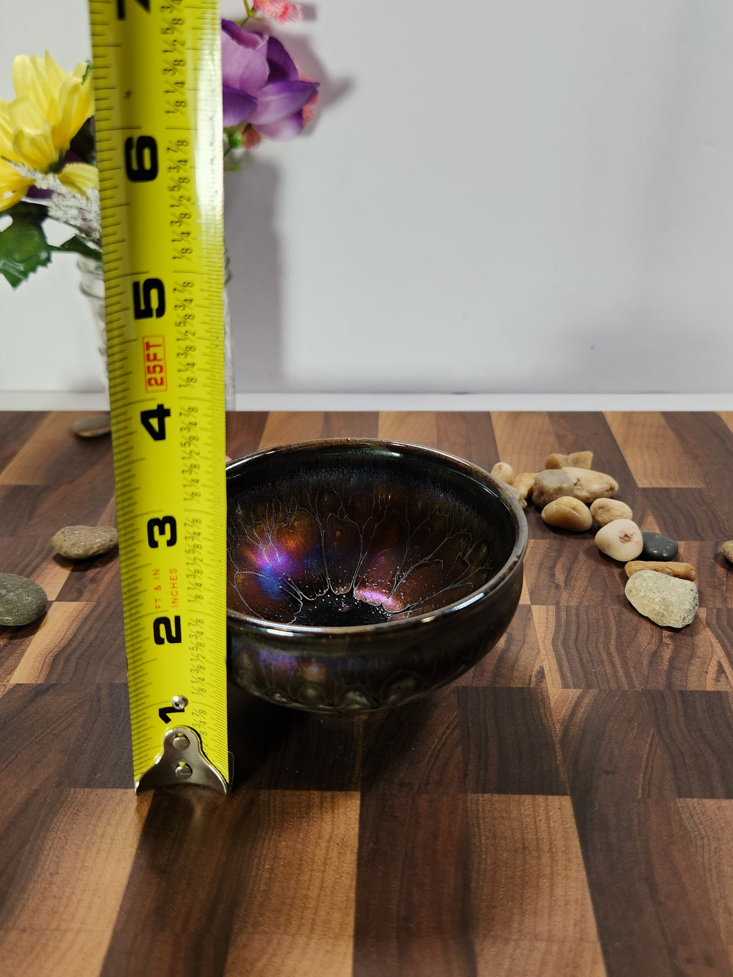 Golden Hundred-Flower Tea Bowl with Iridescent Oil-Drop Center