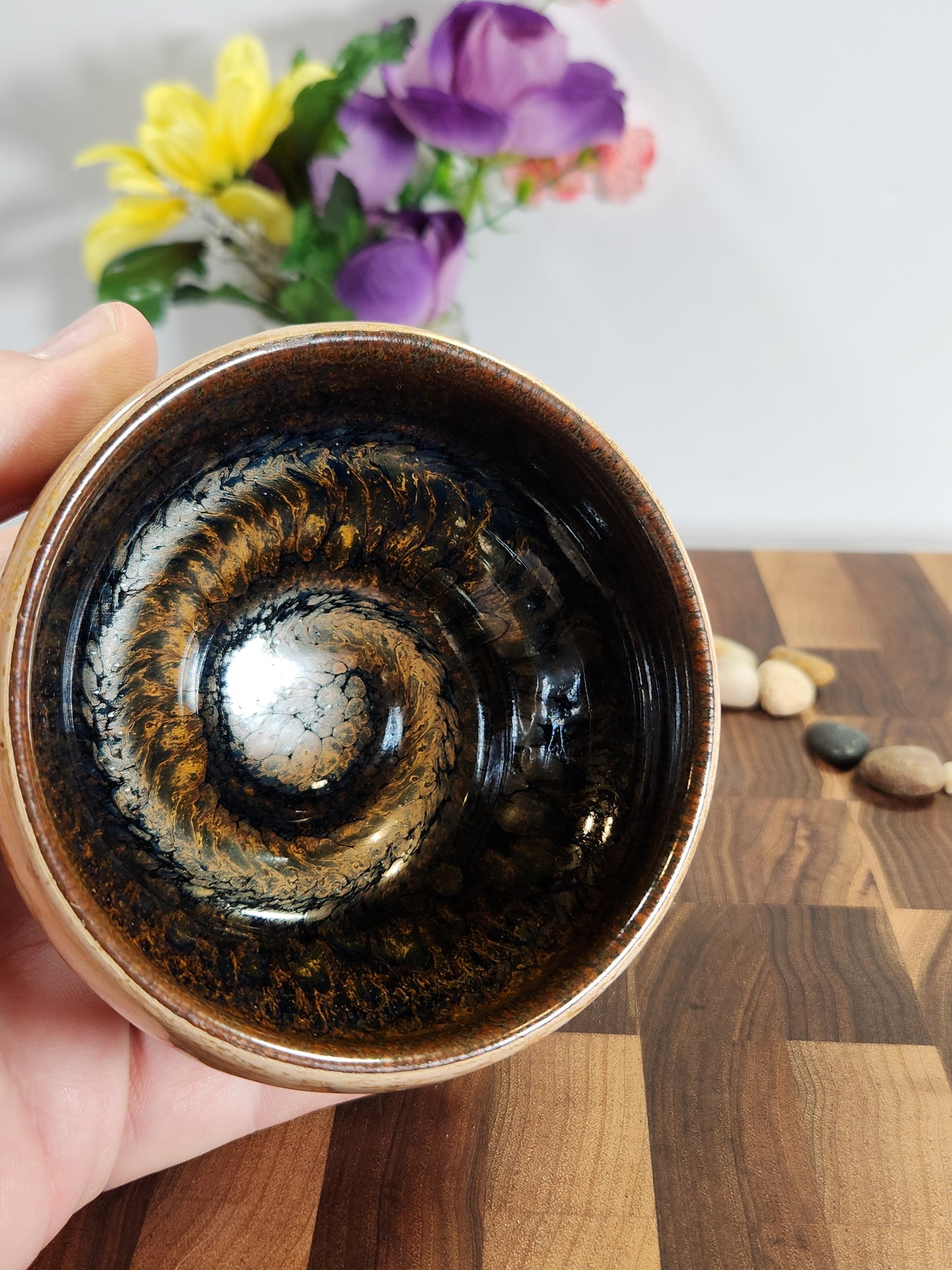 Daqi Sleeping Dragon Tea Bowl – Vermilion, Gold & Purple