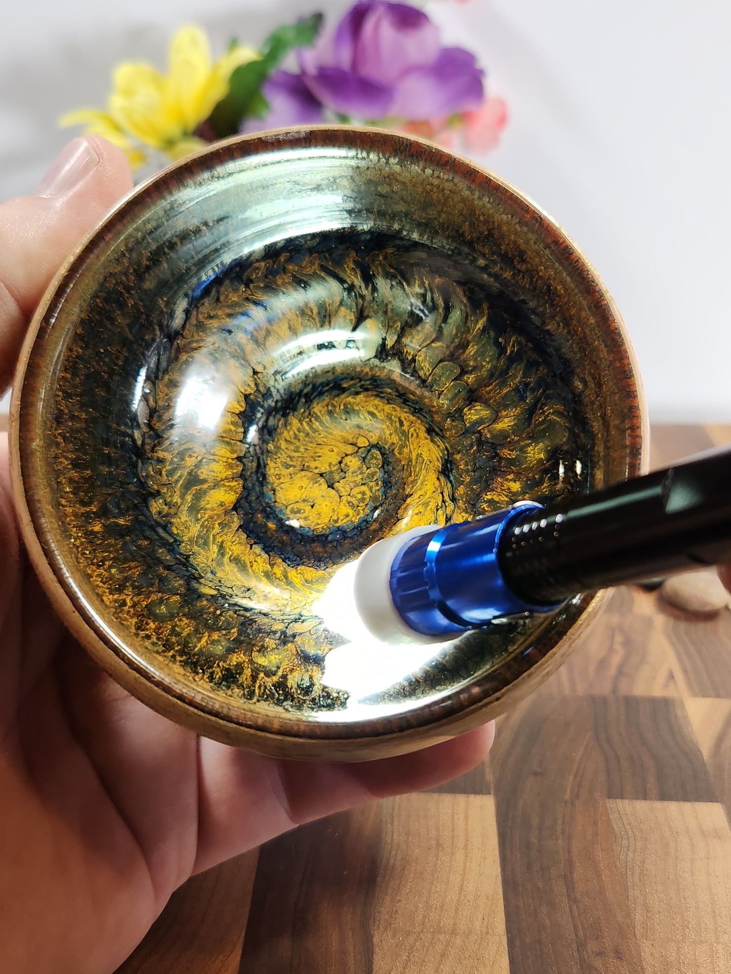 Daqi Sleeping Dragon Tea Bowl – Vermilion, Gold & Purple