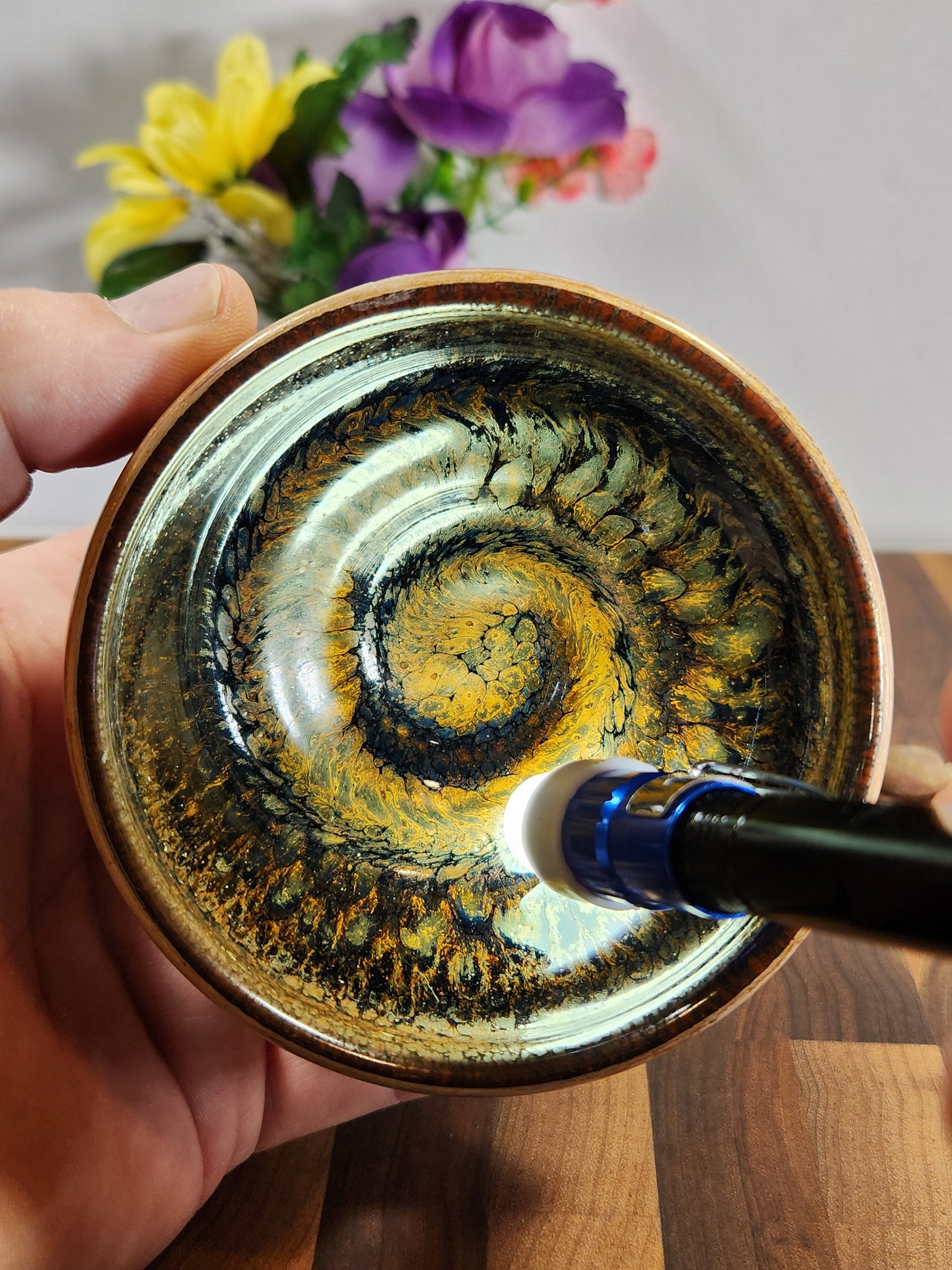Daqi Sleeping Dragon Tea Bowl – Vermilion, Gold & Purple